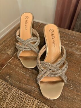 Bella Vita NWOT Rhinestone Crisscross Metallic Block Heel